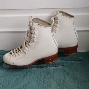 Reidell 5.5 Figure Ice Skates MK Parabolic Professional Blades Freestyle White